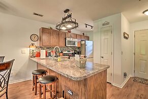 Sun-soaked Lake Taneycomo Condo w/ Furnished Patio