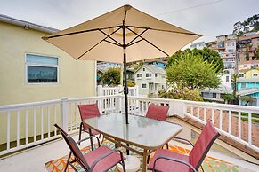 Tropical Island Escape w/ Deck, Walk to Avalon Bay