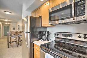 Jupiter Bay Condo w/ Pool < Half Mile to Beach!