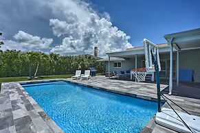 Jupiter Home w/ Private Pool & Putting Green!