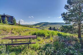 1 Mi to Granby Ranch: Cozy Condo w/ Fireplace