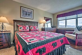 1 Mi to Granby Ranch: Cozy Condo w/ Fireplace