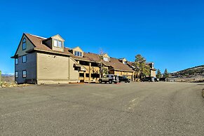 1 Mi to Granby Ranch: Cozy Condo w/ Fireplace