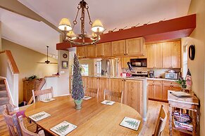 Private Hot Tub + Deck: Breckenridge Abode!