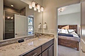 Mountain Escape w/ Hot Tub < 5 Mi to Winter Park!