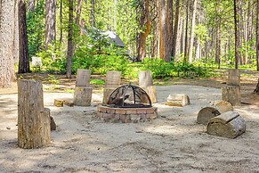 Cabin w/ Deck & Fire Pit in Blue Lake Springs!