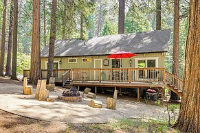 Cabin w/ Deck & Fire Pit in Blue Lake Springs!