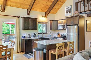 Cabin w/ Deck & Fire Pit in Blue Lake Springs!