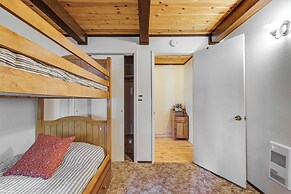 Cabin w/ Deck & Fire Pit in Blue Lake Springs!