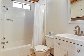 Cabin w/ Deck & Fire Pit in Blue Lake Springs!