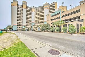 Beachfront Resort Condo w/ Lazy River & Pools!