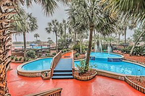 Beachfront Resort Condo w/ Lazy River & Pools!