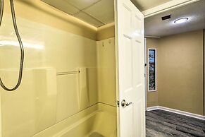 Beachfront Resort Condo w/ Lazy River & Pools!