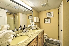 Beachfront Resort Condo w/ Lazy River & Pools!