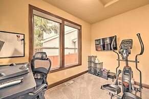 Spacious Kirkland Home 15 Mi to Dtwn Seattle!