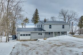 Lovely Bayfront Vacation Rental w/ Spacious Deck!
