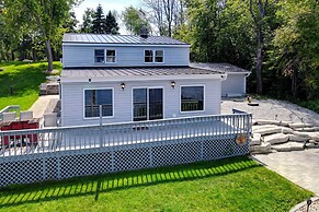 Lovely Bayfront Vacation Rental w/ Spacious Deck!