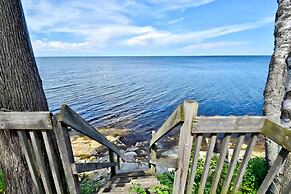 Lovely Bayfront Vacation Rental w/ Spacious Deck!
