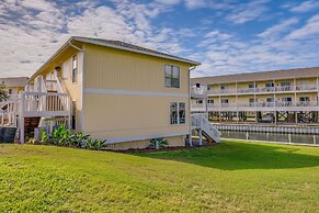 Canalfront Condo w/ Pool - Walk to Destin Beach!