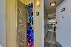 Canalfront Condo w/ Pool - Walk to Destin Beach!