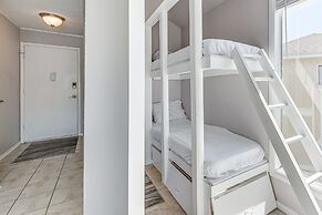 Canalfront Condo w/ Pool - Walk to Destin Beach!