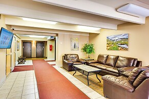 Mtn & Reservoir Views: Cozy Dillon Condo!