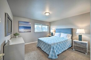 Apartment w/ Gas Fireplace ~ 1/2 Mi to Beach!