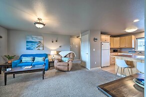 Apartment w/ Gas Fireplace ~ 1/2 Mi to Beach!