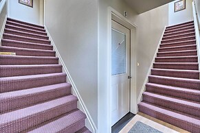 Apartment w/ Gas Fireplace ~ 1/2 Mi to Beach!