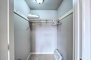 Apartment w/ Gas Fireplace ~ 1/2 Mi to Beach!