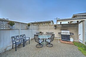 Apartment w/ Gas Fireplace ~ 1/2 Mi to Beach!