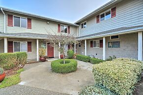 Apartment w/ Gas Fireplace ~ 1/2 Mi to Beach!