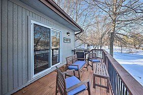 Bella Vista Home w/ Deck + Trails: On Golf Course!