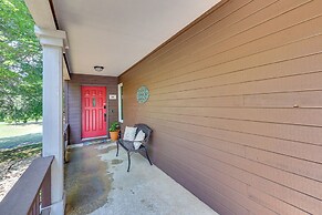 Bella Vista Home w/ Deck + Trails: On Golf Course!