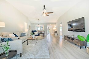 Sunny Home w/ Golf Cart in The Villages!