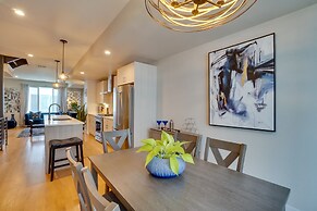 Rooftop Deck & Mtn Views: Luxe Denver Home