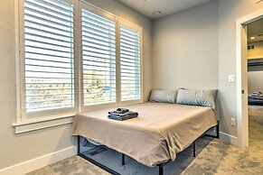 Luxe Denver Townhome: Hot Tub + City Views!