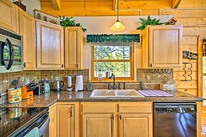 Peaceful Jefferson Cabin w/ Deck - Pets Welcome!