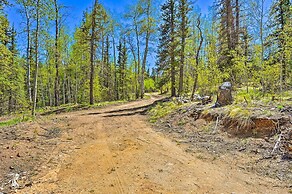 Peaceful Jefferson Cabin w/ Deck - Pets Welcome!