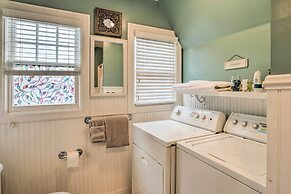 Seaside Cottage With Hot Tub: Walk to the Beaches!