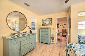 Pet-friendly Dunedin Townhome w/ Private Yard