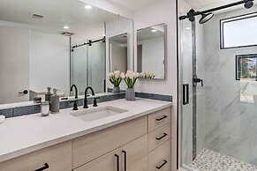 Palm Desert Condo w/ Community Pool + Views!