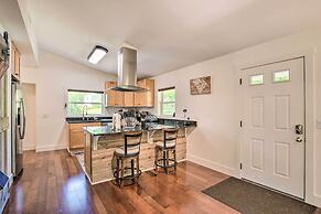 Cozy Cottage: Yard + Deck, Walk to Downtown!