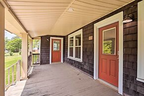 Cozy Cottage: Yard + Deck, Walk to Downtown!