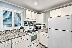 Walk to Ocean: Condo w/ Community Perks on HHI