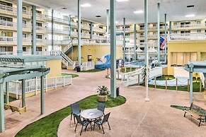 Walk to Ocean: Condo w/ Community Perks on HHI