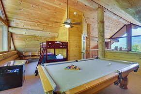 Idyllic Gatlinburg Cabin w/ Hot Tub & Balcony!