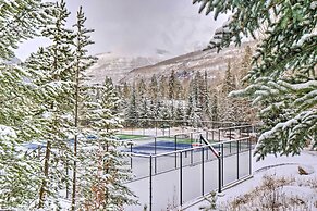 Charming Vail Condo w/ Patio & Mountain Views