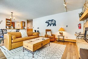 Charming Vail Condo w/ Patio & Mountain Views