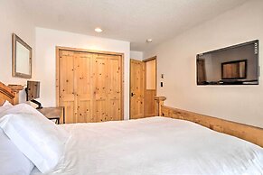 Charming Vail Condo w/ Patio & Mountain Views